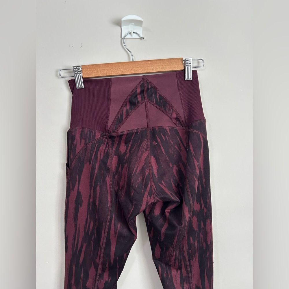 Lululemon Exquisite Cropped Leggings - Picture 11 of 13